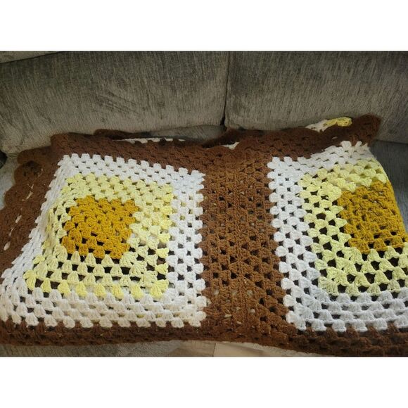 Vintage 70s Granny Square Afghan 60x80 Brown‎ Yellow White Crochet Blanket - Picture 1 of 6